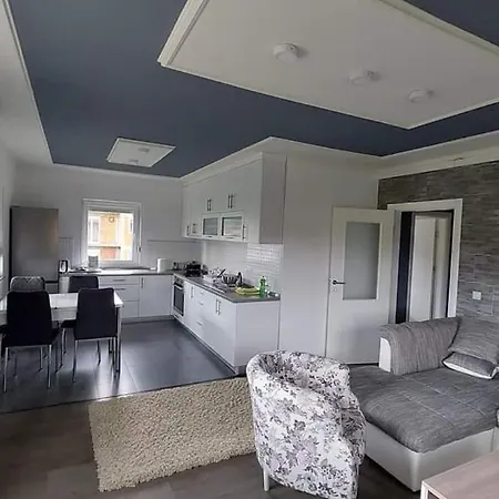 Knezevic Apartman Kotor Varos