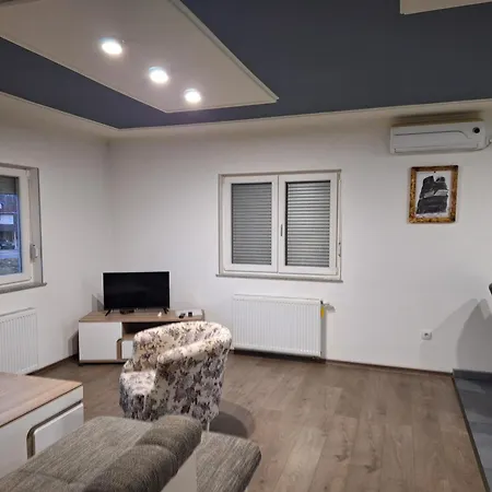 Knezevic Appartamento Kotor Varos