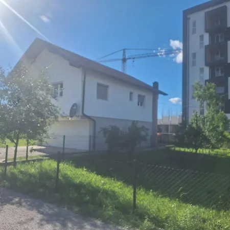 Апартаменты Knezevic & Garage *
